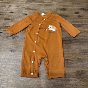 4/20$ SHEIN Brown Hedgehog Baby One Piece size 1-3 months